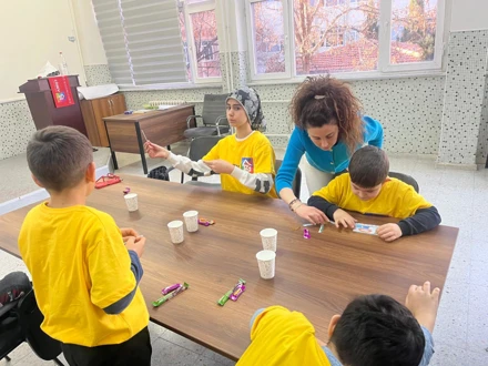 Lösemiyi yenen minik kahramanlar, Eğitim Fakültesinde bilimsel yolculuğa çıktı